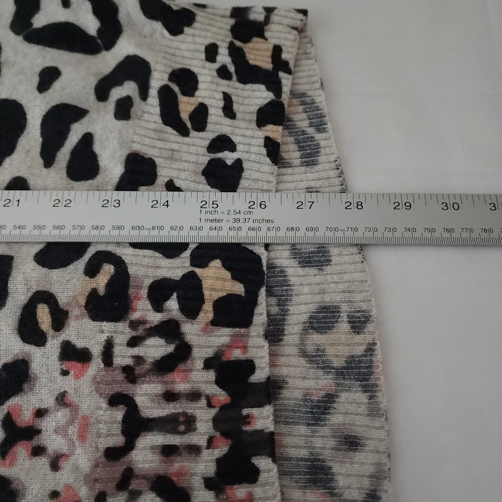 Brochu Walker Cashmere The Kelso Leopard Print Vee Sweater - Picture 10 of 10